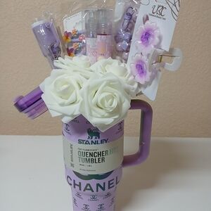 New 40 Oz Purple Stanley Tumbler with Accessories.